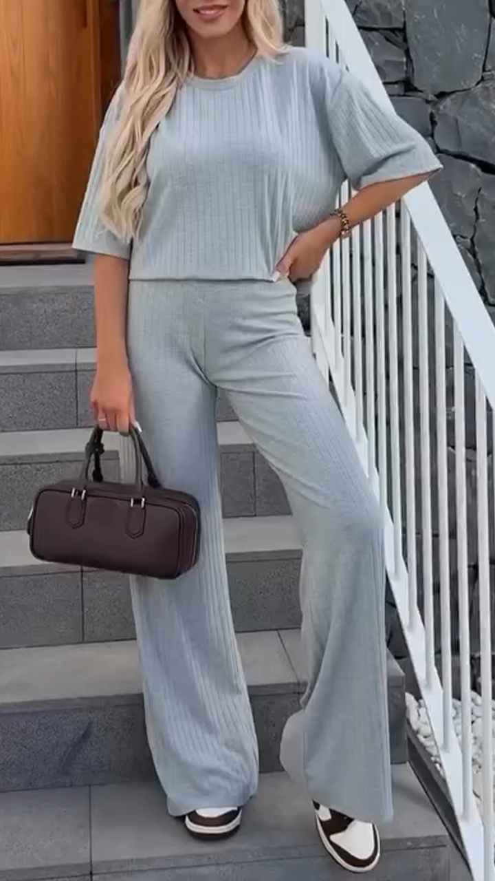Geripptes Lounge-Set für Damen