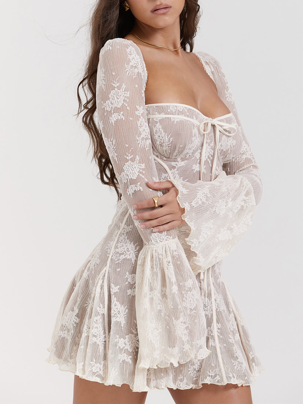Elegantes Minikleid aus Spitze mit eckigem Ausschnitt und Korsettmuster – Langärmlig