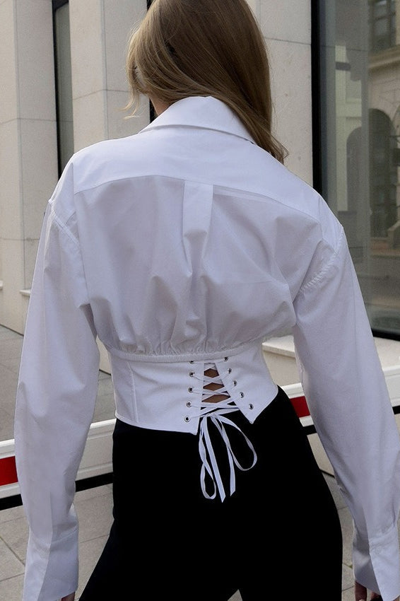 Damen-Cropshirt mit langen Ärmeln und Korsett-Schnitt – Tailliertes Oberteil mit Kragen