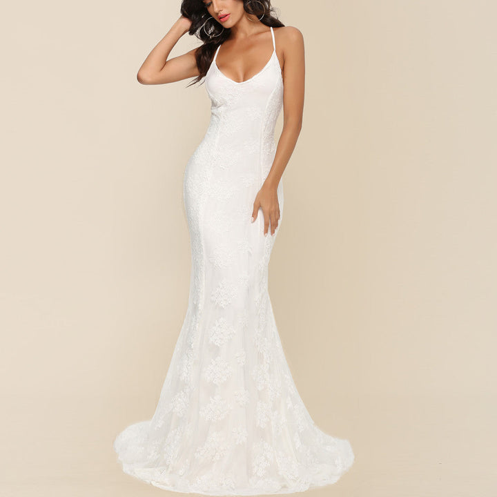 Figurbetontes Brautkleid mit Spitzenbesatz – Eleganter, raffinierter Brautstil