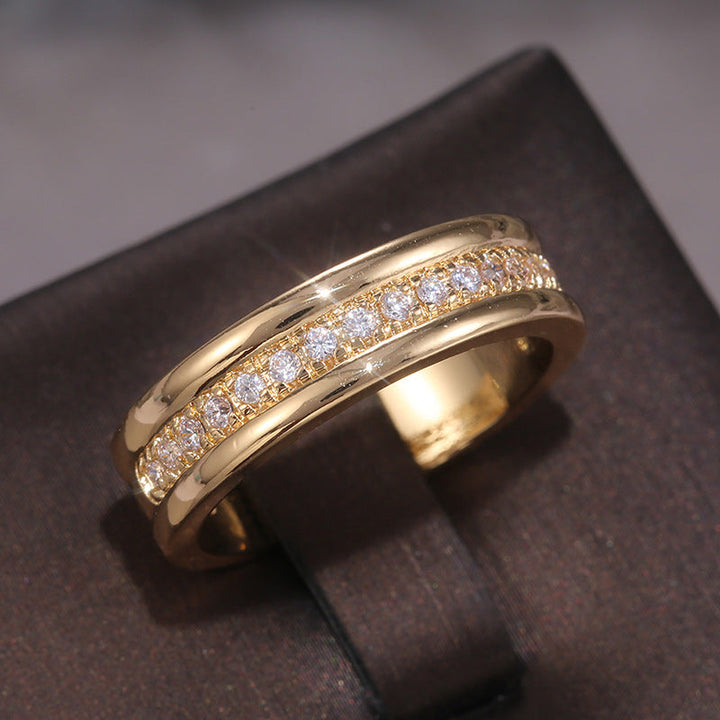 Minimalistischer Goldfarbener Messingbeschichteter Stapelring – Eleganter Schmuck