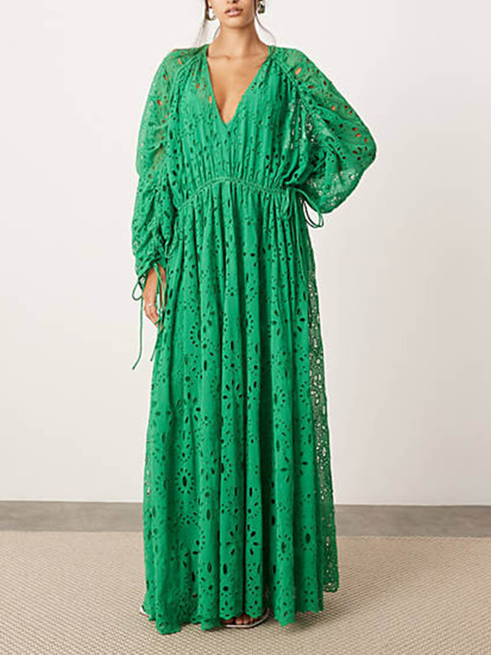 Damen V-Ausschnitt Oversize Maxi Spitzenkleid Mit Geraffter Taille – Elegantes Fließendes Kleid