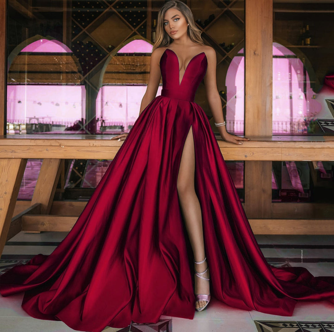 Elegantes Maxikleid mit tiefem V-Ausschnitt und hohem Schlitz für Damen – perfekt für Hochzeiten und andere festliche Anlässe