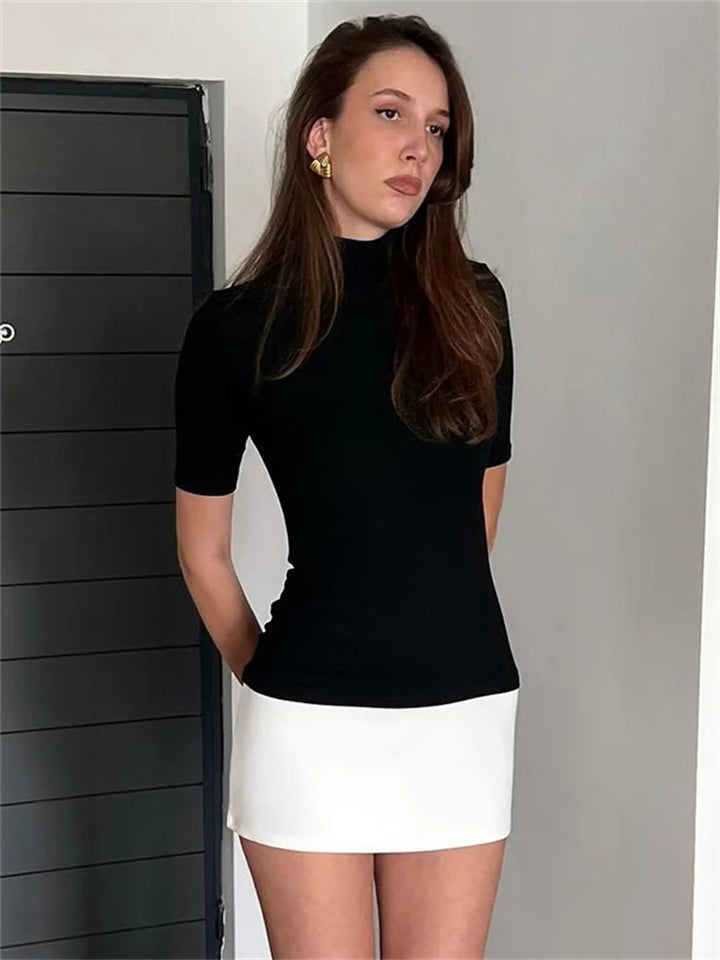 Figurbetontes Minikleid mit Rollkragen für Damen – Schwarzes und weißes, figurbetontes Partykleid
