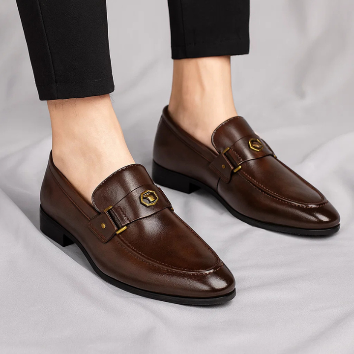Herren Blaue Leder Loafer Mit Metallakzent – Elegante Slipper Schuhe