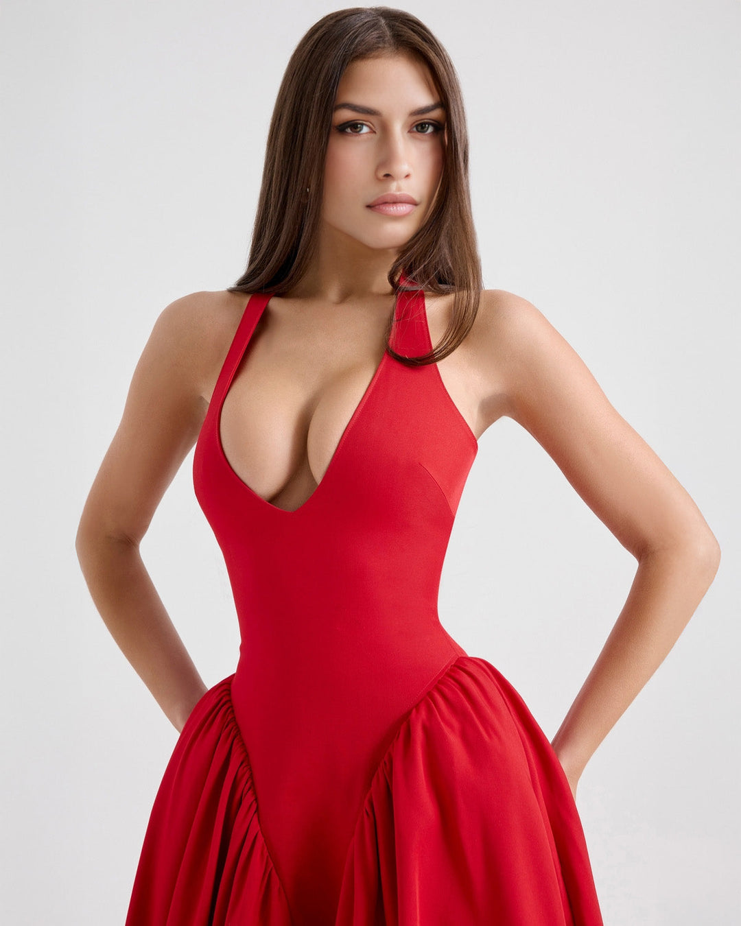Ärmelloses, elegantes, figurbetontes Tüllkleid im Korsett-Stil mit V-Ausschnitt