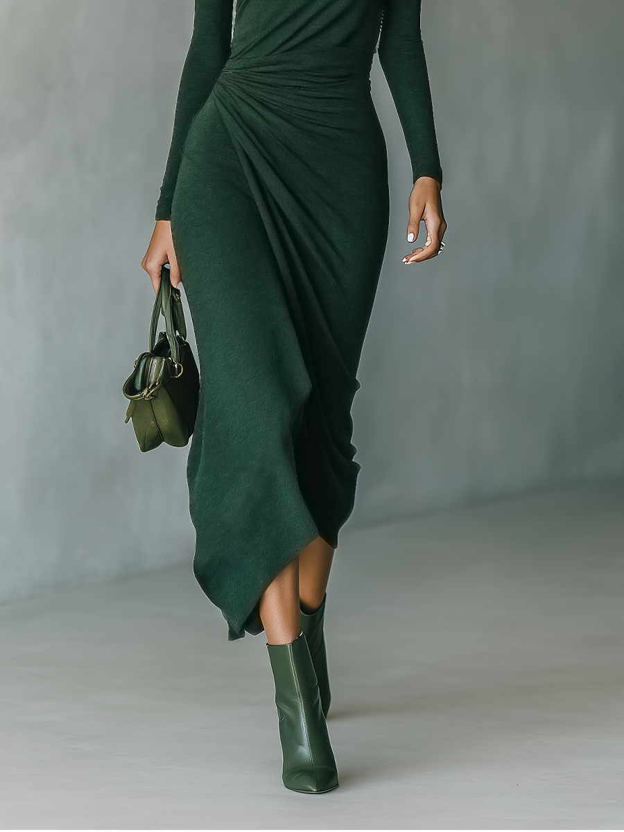 Dunkelgrünes Strick-Midikleid in Wickeloptik