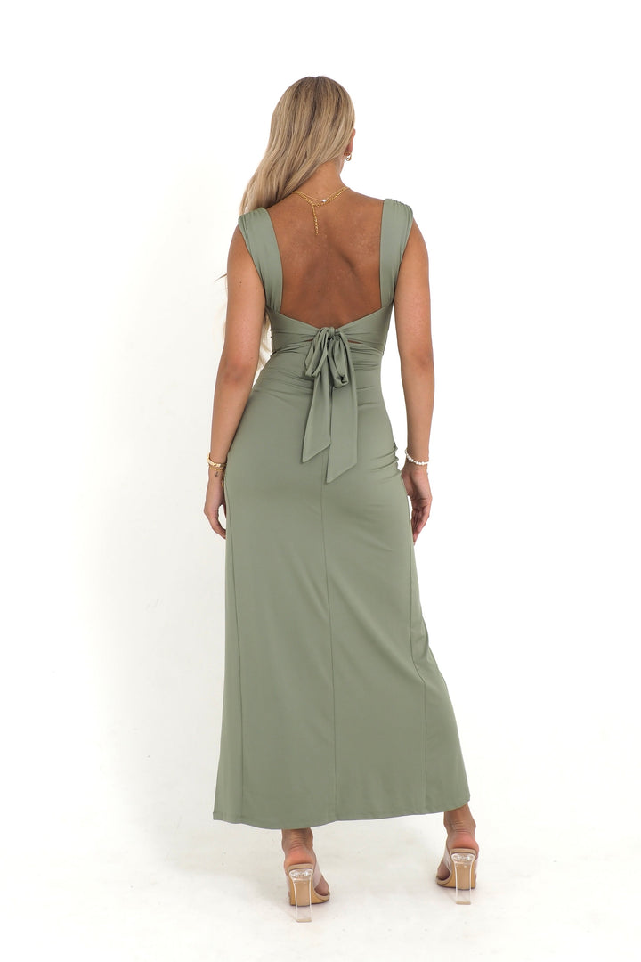Ärmelloses Damenkleid Mit Schlitz
