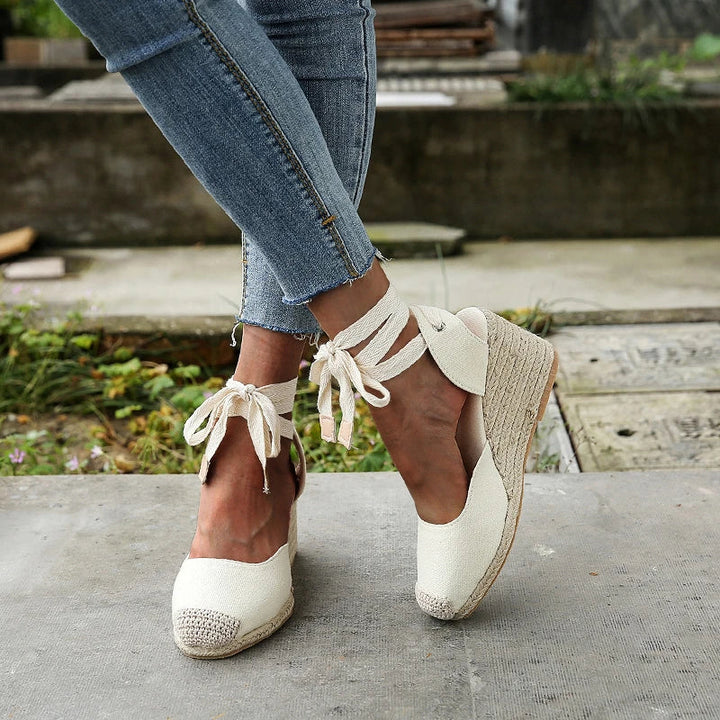 Damen-Sandalen mit hohem Absatz und Spitze 1
