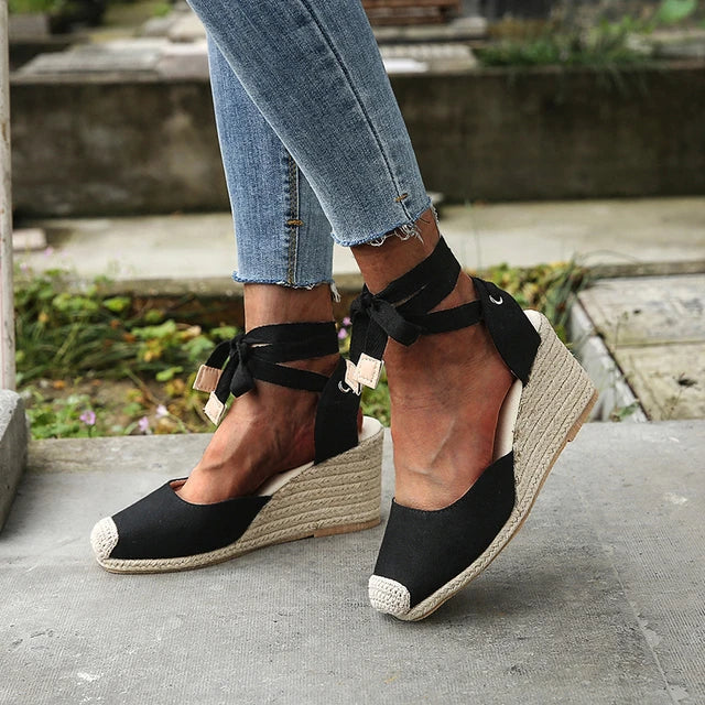 Damen-Sandalen mit hohem Absatz und Spitze 8