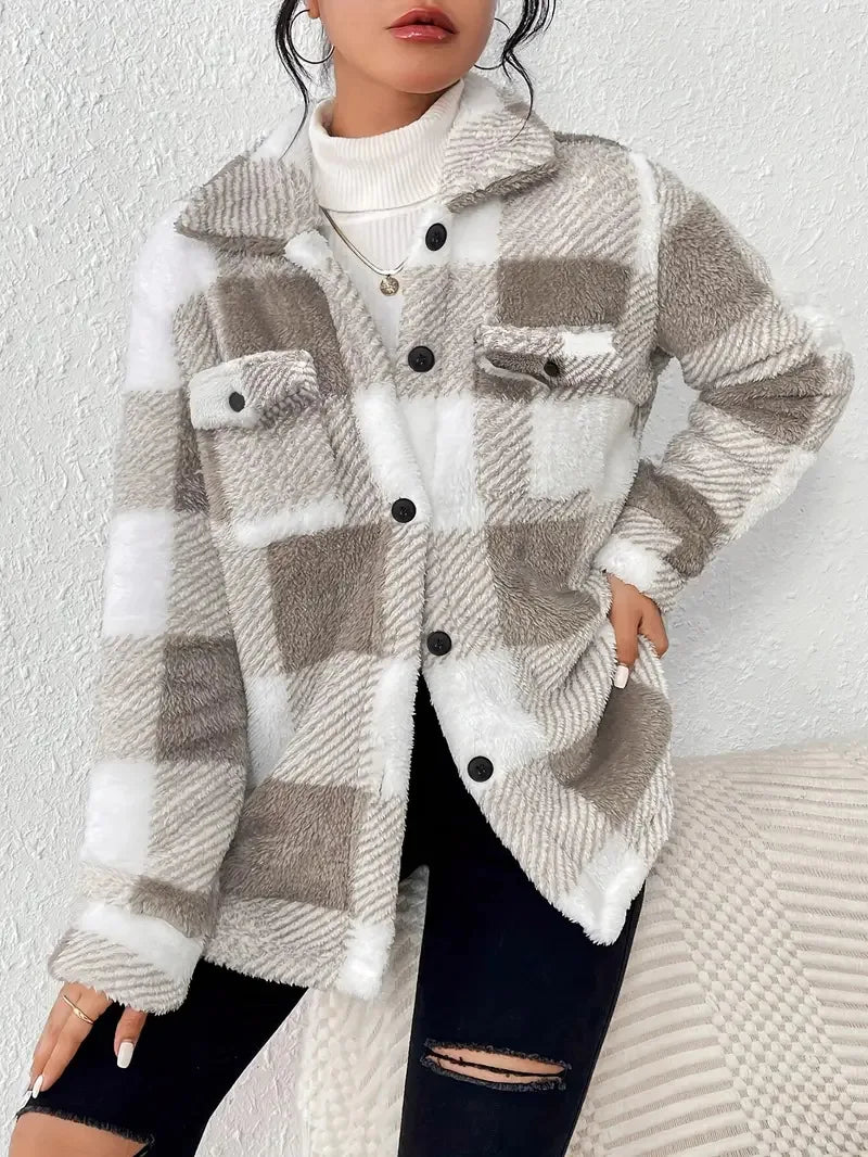 Damen Fleece Jacke mit Karomuster – Stilvoll und Warm für Kühle Tage 3