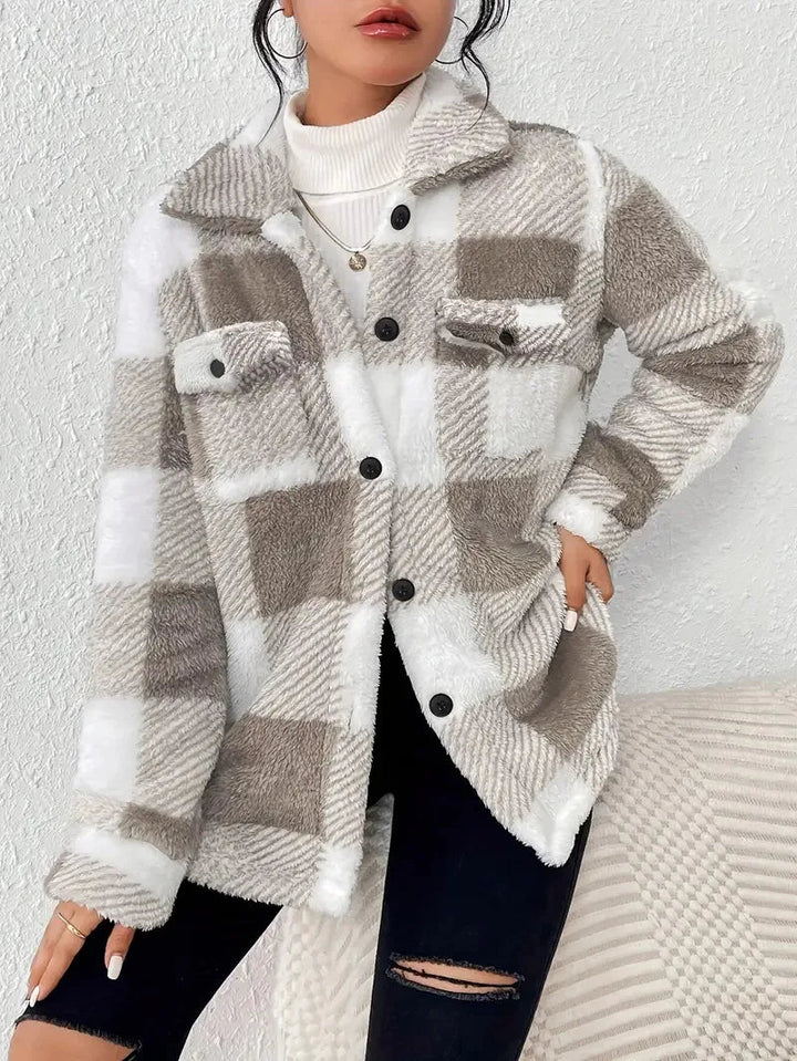 Damen Fleece Jacke mit Karomuster – Stilvoll und Warm für Kühle Tage 3