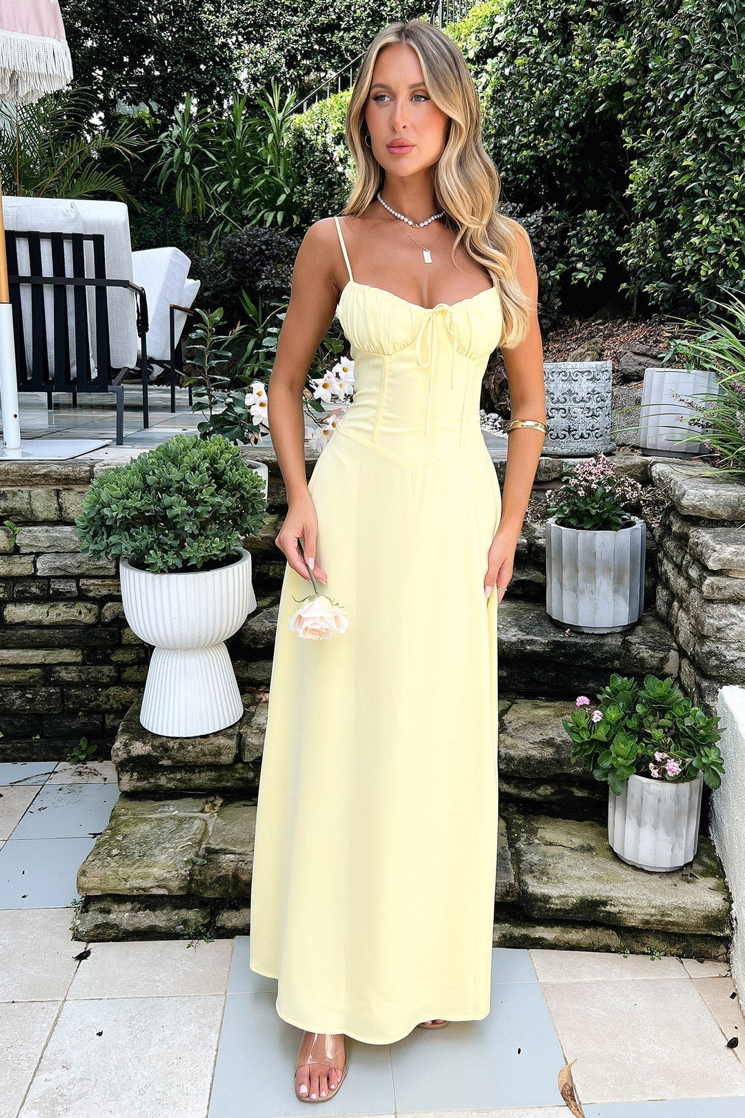 Damen Maxikleid mit Spaghettiträgern: Bequem und Feminin für Hochzeiten 1