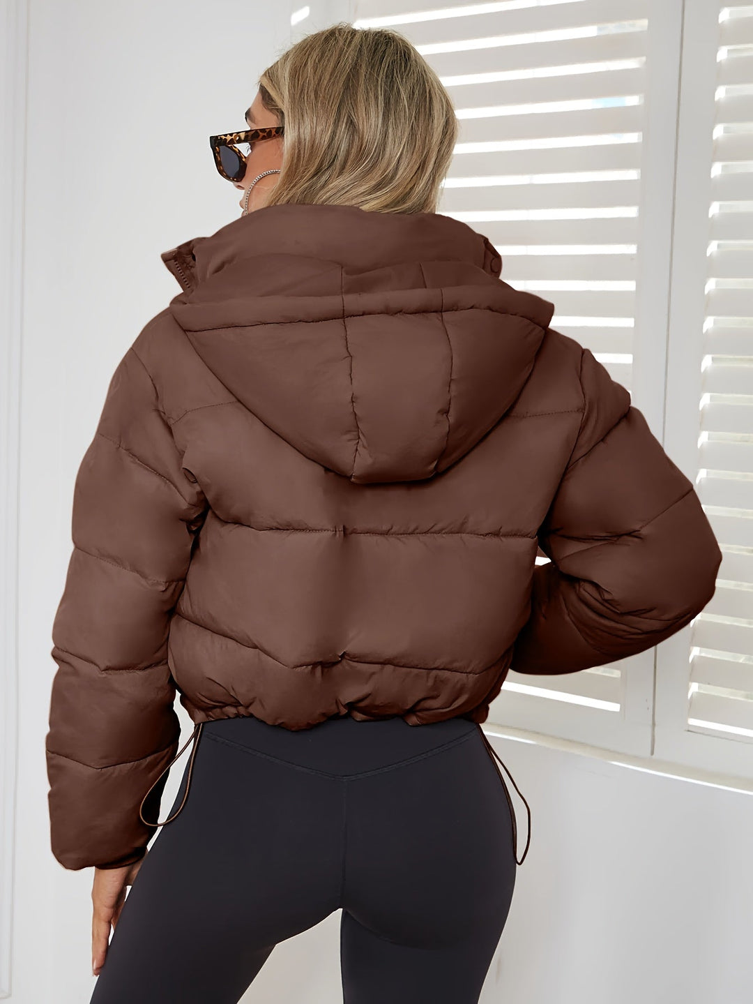 Damen Übergangsjacke mit Kapuze – Stilvoll und Wärmend für die kalte Jahreszeit 8