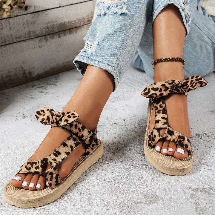Damenschuhe mit Leopardenmuster 1