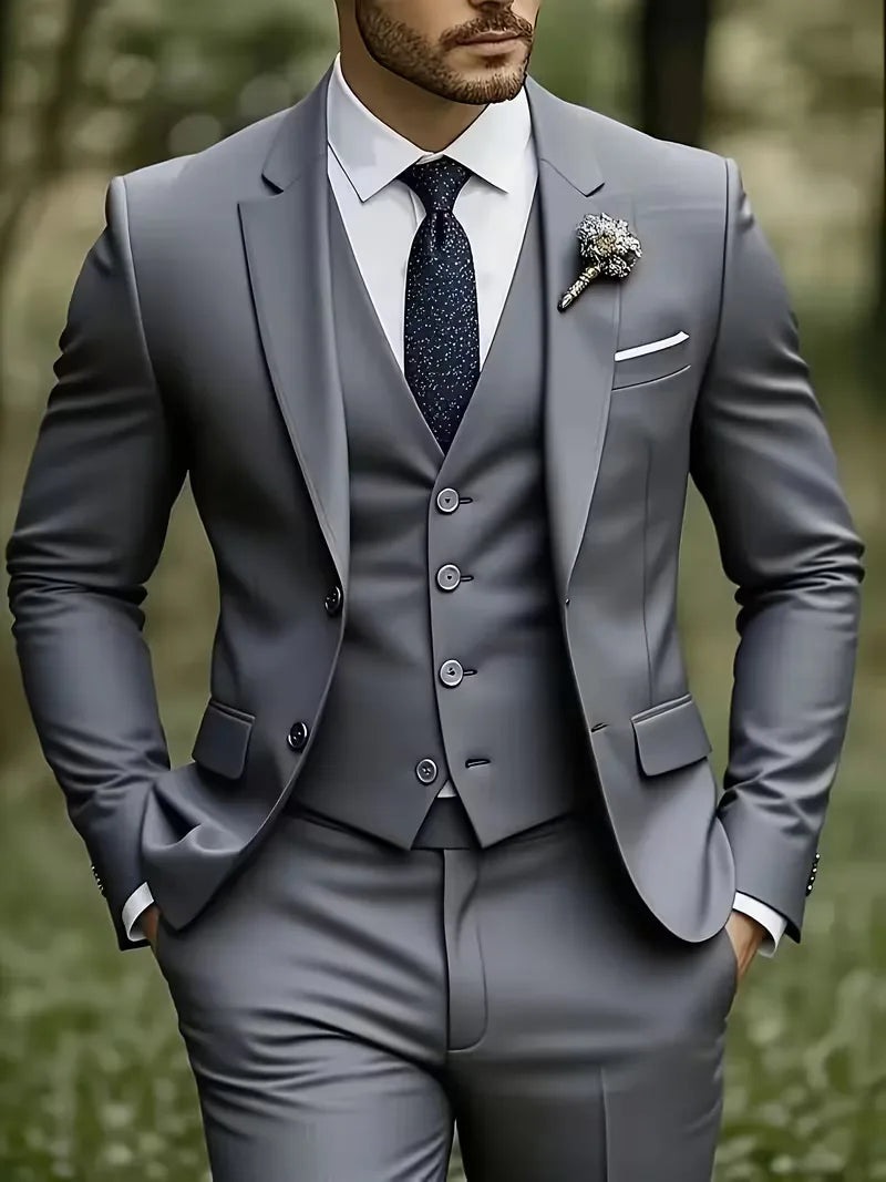 Slim-Fit-Dreiteiler für Herren – Eleganter, formeller Stil mit glänzender Oberfläche