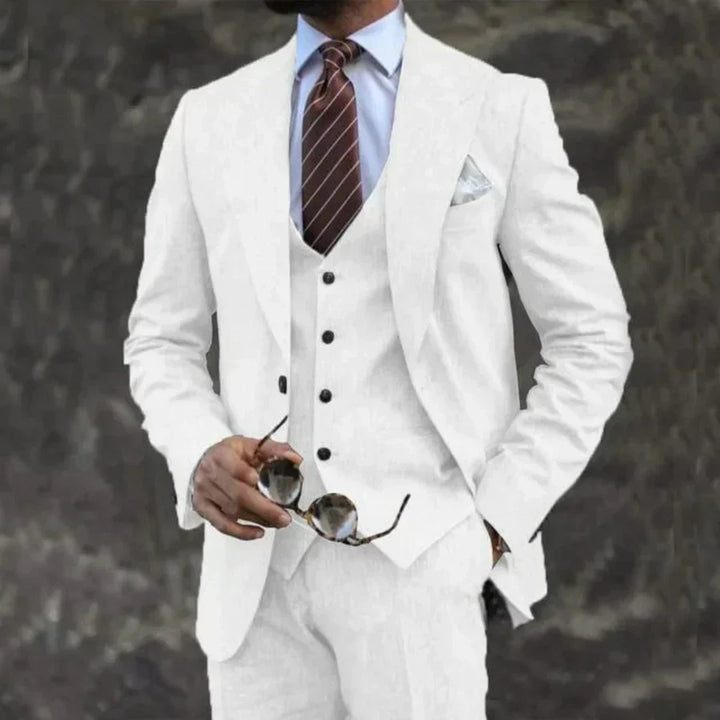 Luxuriöser Herrenanzug, 3-teilig – Blazer, Weste und Hose. Eleganter, formeller und maßgeschneiderter Stil