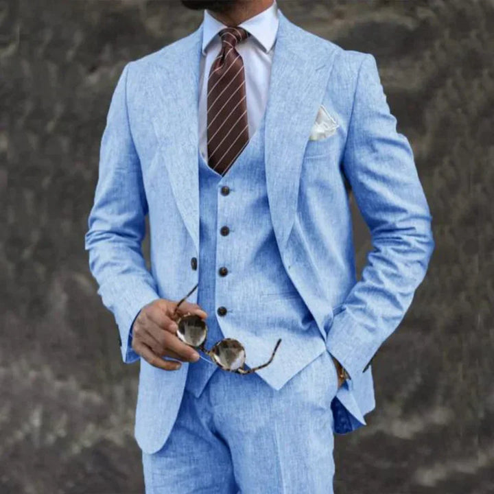 Luxuriöser Herrenanzug, 3-teilig – Blazer, Weste und Hose. Eleganter, formeller und maßgeschneiderter Stil