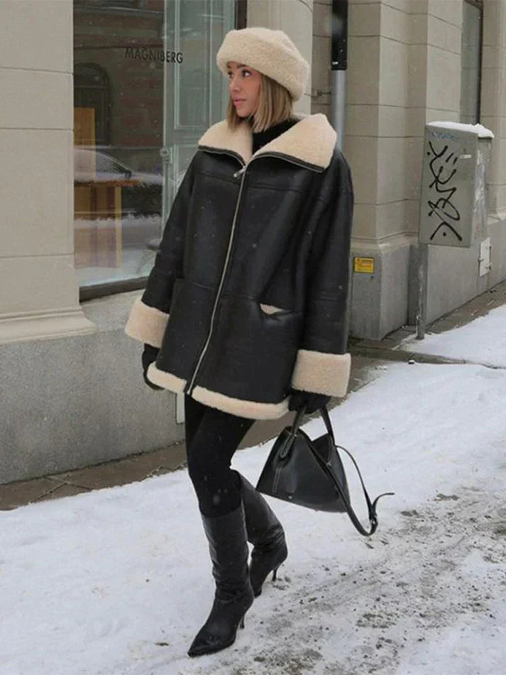 Elegante schwarze Fleece Jacke für Damen – Stilvoll und Warm im Winter 1
