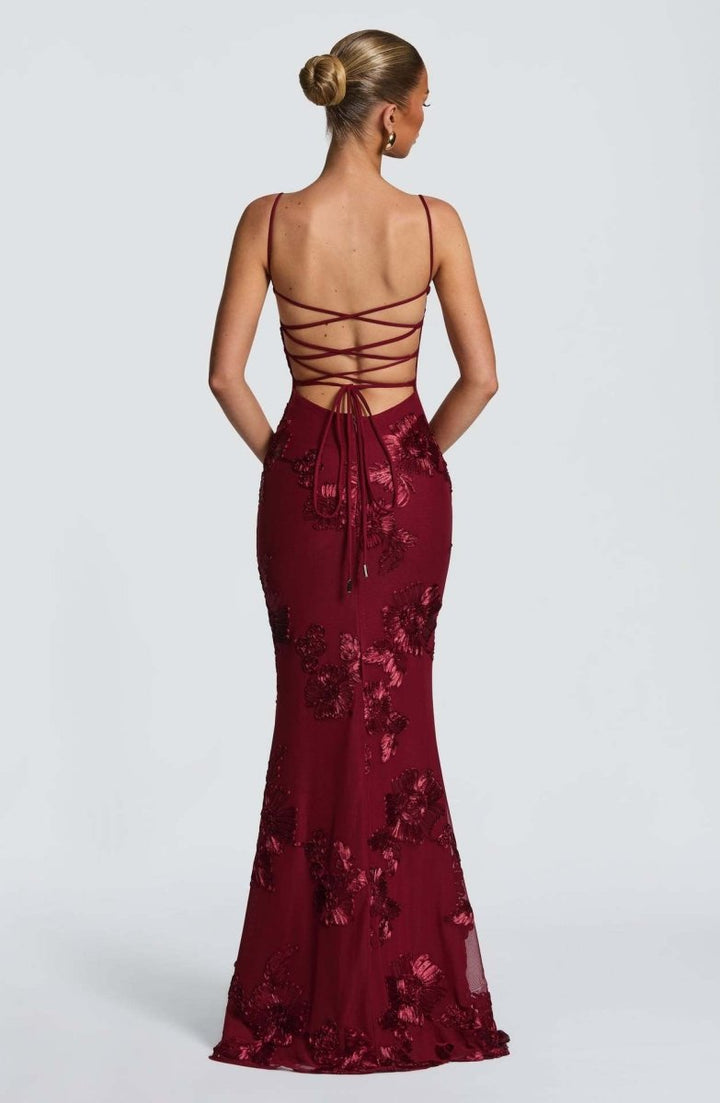 Elegantes Damen Maxikleid: Verführerischer Look für Festlichkeiten 1