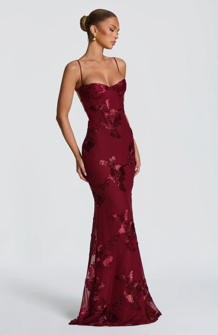 Elegantes Damen Maxikleid: Verführerischer Look für Festlichkeiten 2