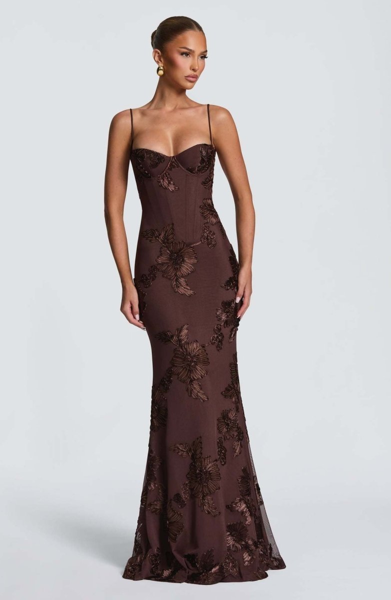 Elegantes Damen Maxikleid: Verführerischer Look für Festlichkeiten 4