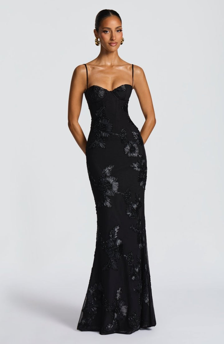 Elegantes Damen Maxikleid: Verführerischer Look für Festlichkeiten 5
