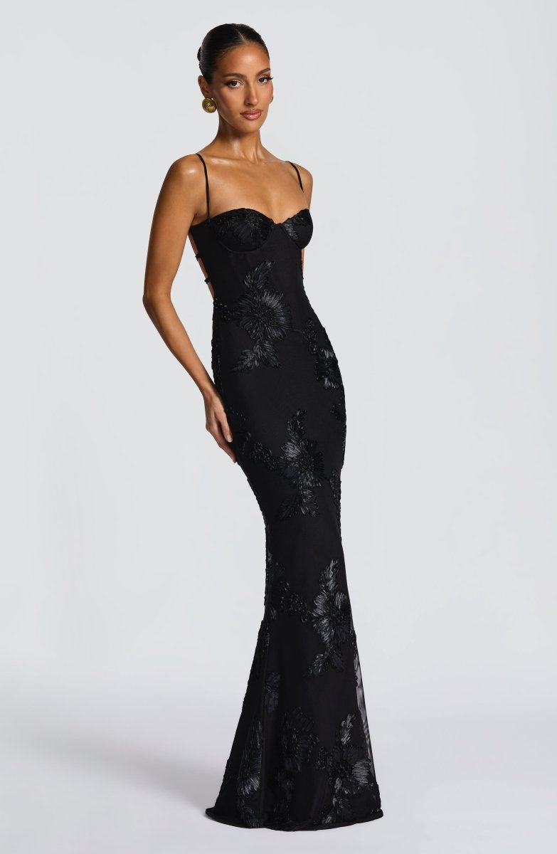 Elegantes Damen Maxikleid: Verführerischer Look für Festlichkeiten 7