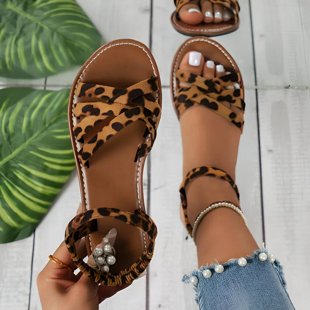 Flache Sandalen mit Leopardenmuster 7