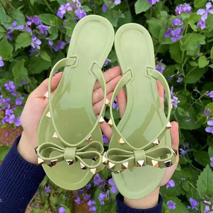 Flip-Flop-Sandalen mit Schleifen und Nieten 4