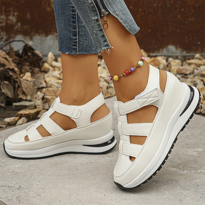 Heidi-Mode | Geschlossene Sneaker-Sandalen 1