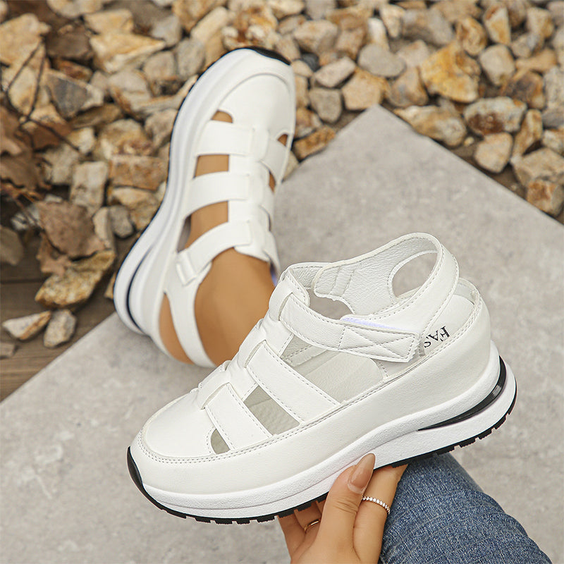 Heidi-Mode | Geschlossene Sneaker-Sandalen 3