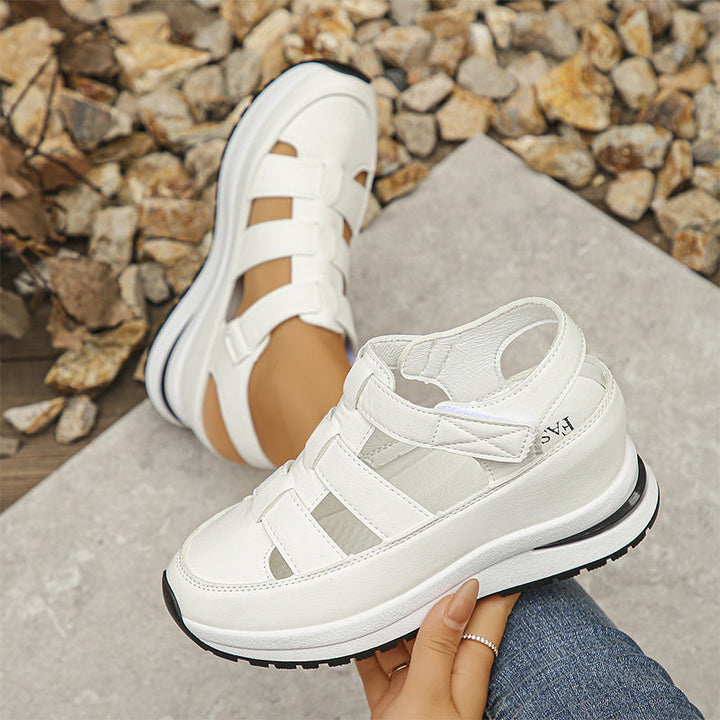 Heidi-Mode | Geschlossene Sneaker-Sandalen 3