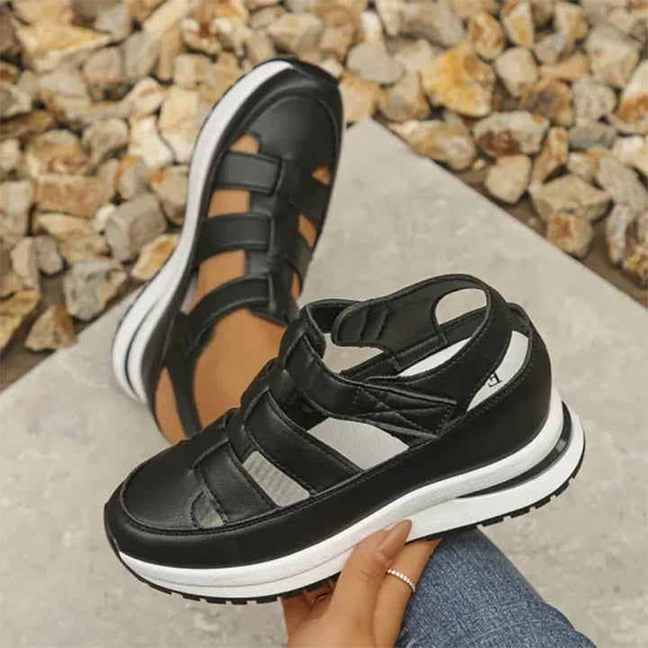 Heidi-Mode | Geschlossene Sneaker-Sandalen 5