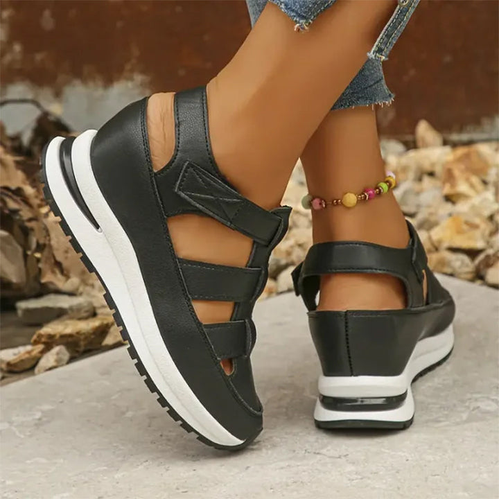 Heidi-Mode | Geschlossene Sneaker-Sandalen 6