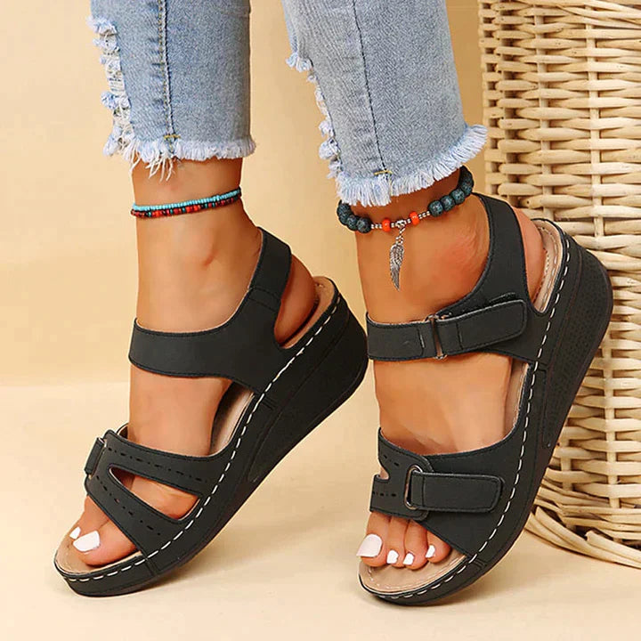 Heidi - Bequeme orthopädische Sandalen mit Keilabsatz 2