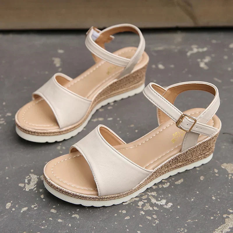 Heidi - Leichte Sandalen mit Keilabsatz und Schnalle 5