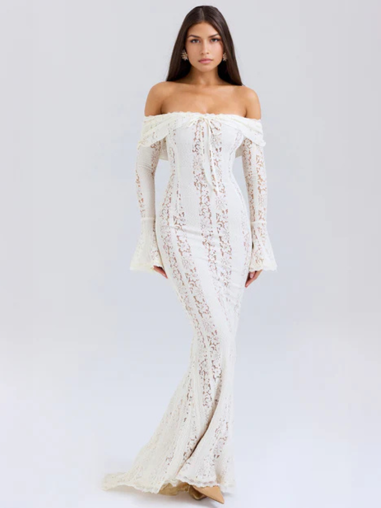 Elegantes, schulterfreies Maxikleid aus Spitze mit fließender Silhouette – Elegantes Abendkleid mit langen Ärmeln