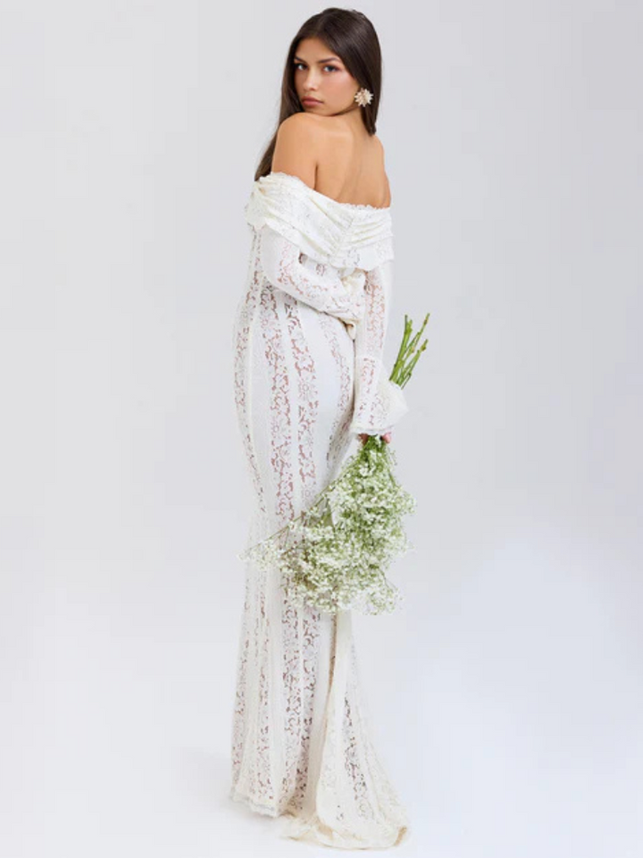 Elegantes, schulterfreies Maxikleid aus Spitze mit fließender Silhouette – Elegantes Abendkleid mit langen Ärmeln