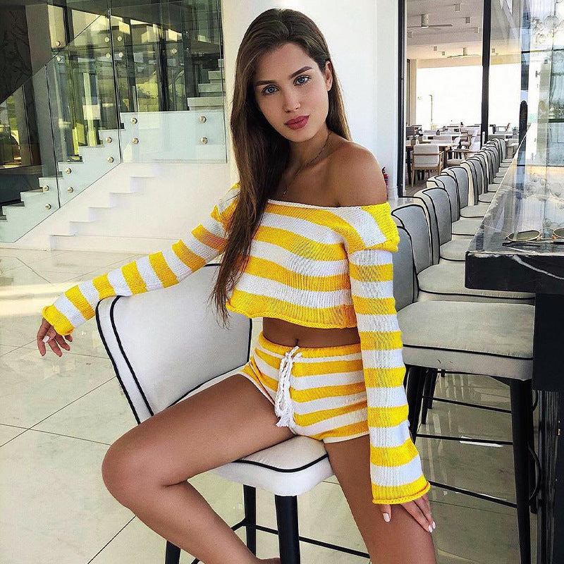 Strick-Set für Damen: Kurzes Langarmshirt und Shorts – Stilvolles Strand-Zweiteiler-Set
