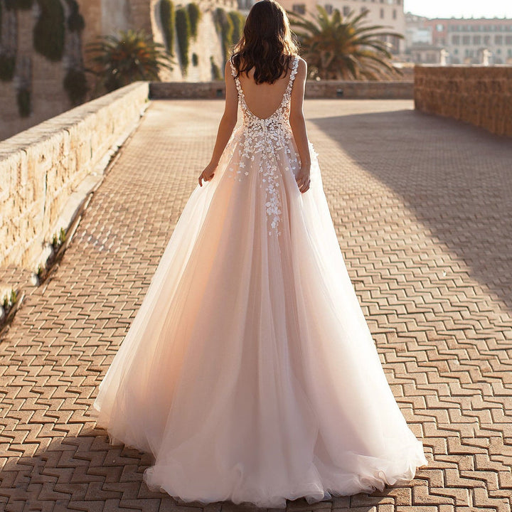 Damen Anmutiges V-Ausschnitt Florales Detail Hochzeitskleid – Romantisches Brautkleid
