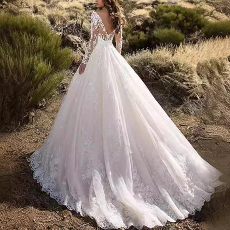 Damen Elegantes Spitzenbesetztes Hochzeitskleid Mit Voluminösem Rock – Prinzessin Brautkleid
