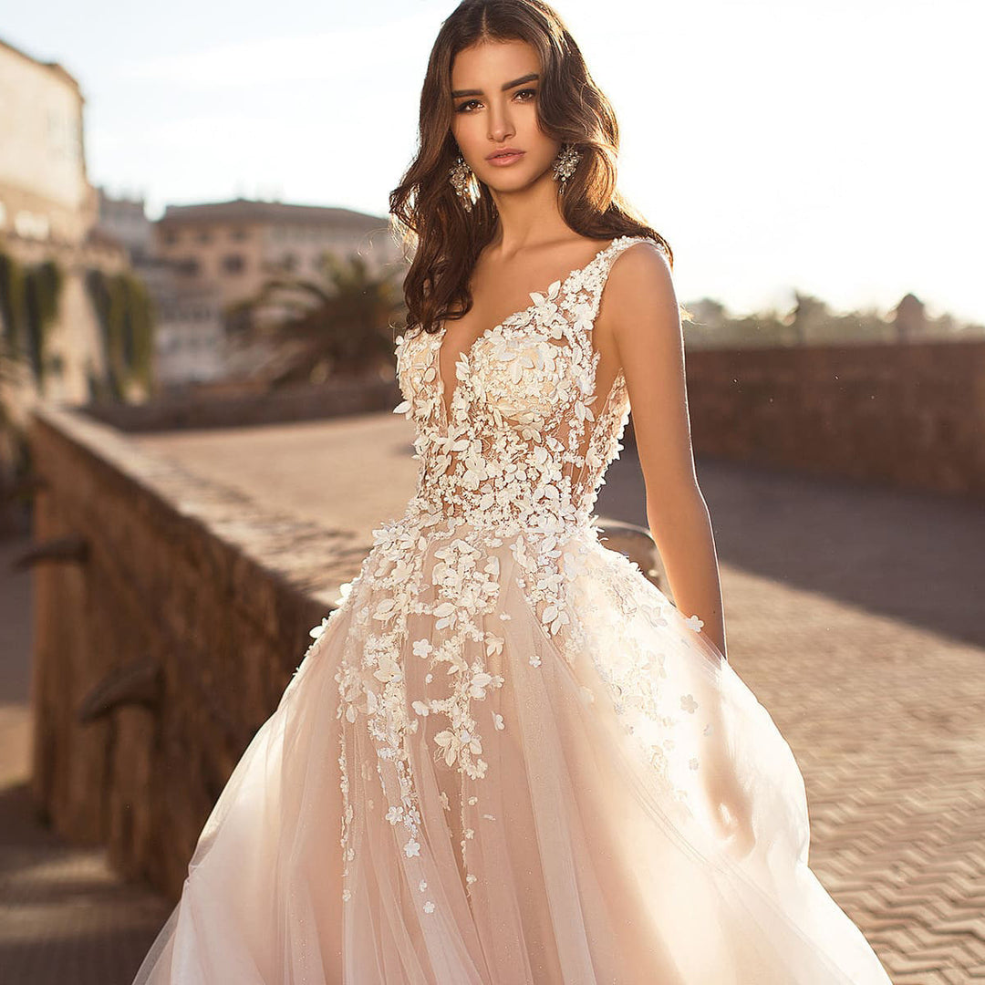 Damen Anmutiges V-Ausschnitt Florales Detail Hochzeitskleid – Romantisches Brautkleid