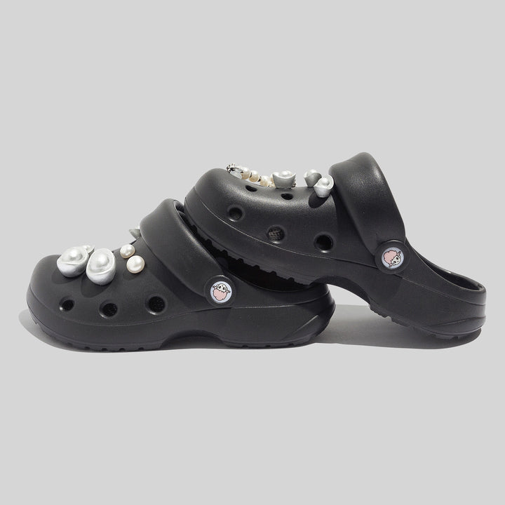 Damen Robuste Schwarze Clogs Mit Dekorativen Perlen Und Perlenverzierungen