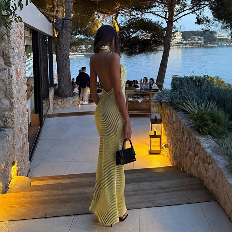 Elegantes Brautkleid mit hohem Kragen – Figurbetonter, figurbetonter Stil