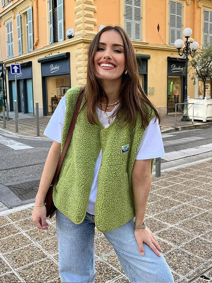 Ovelia | Trendige Wollweste für Damen mit Knöpfen