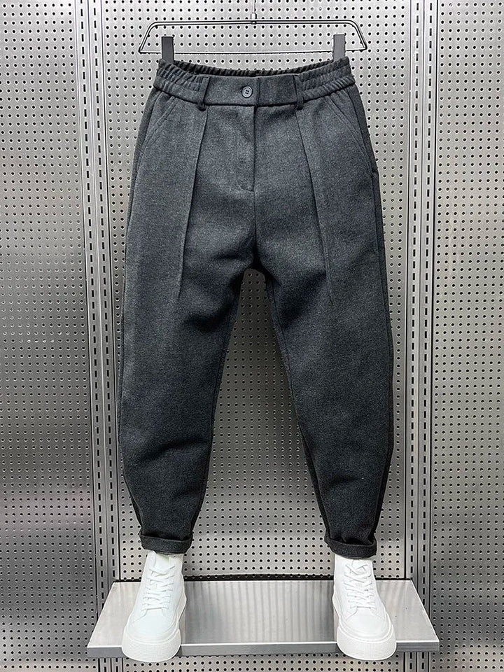 Dunkelgraue Herrenhose Mit Bundfalten – Elegante Maßgeschneiderte Bürohose