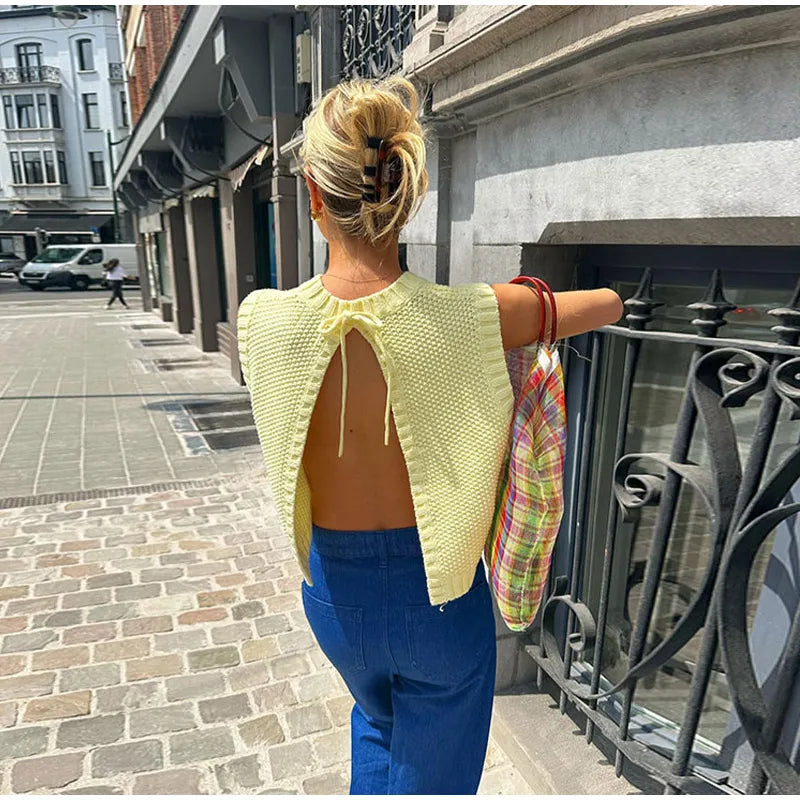 Gelbes, rückenfreies Stricktop für Damen mit Rundhalsausschnitt – Sommerbluse mit offenem Rücken
