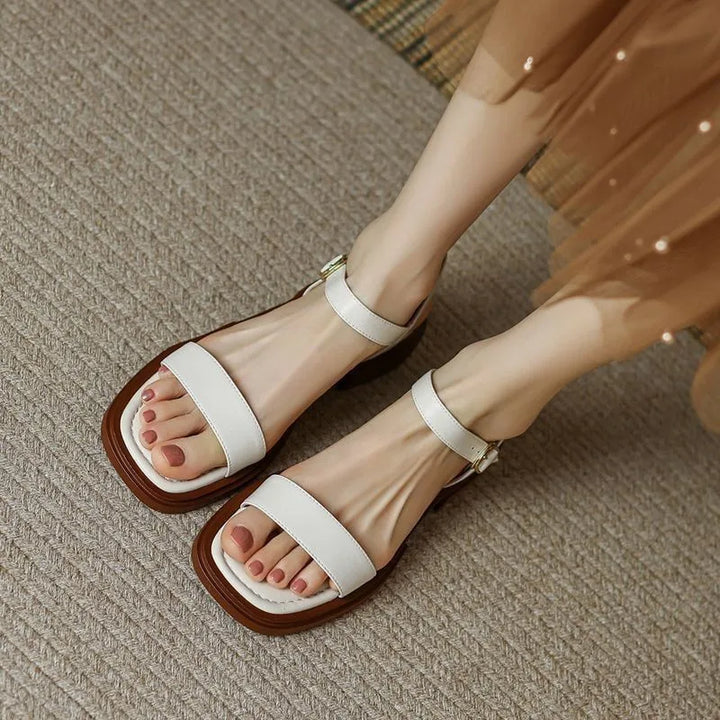 Damen Flache Ledersandalen In Braun