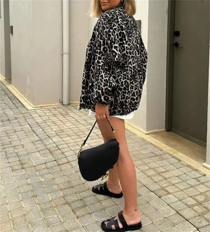 Leo | Bomberjacke mit Leopardenmuster